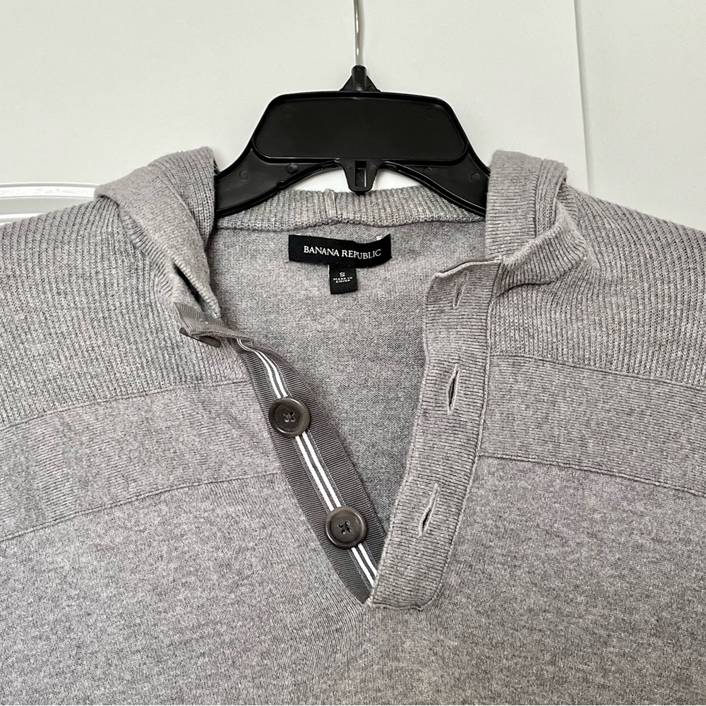 Banana republic grey sweater with hoodie, EUC - Picture 2 of 5